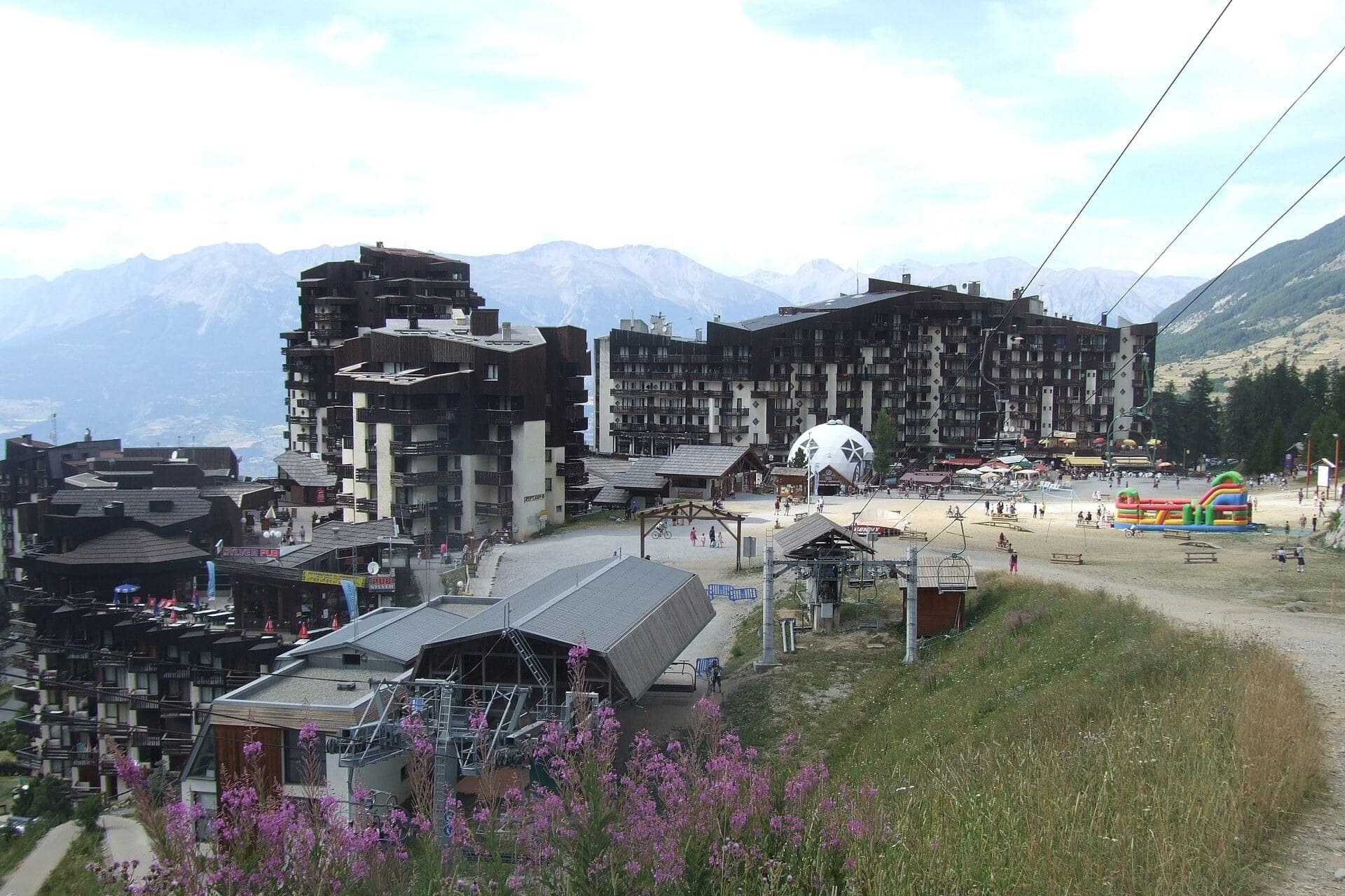 Le domaine skiable Les Orres, Hautes-Alpes · Embrunais